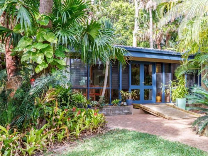 18 Pacific Parade, Elizabeth Beach, NSW 2428