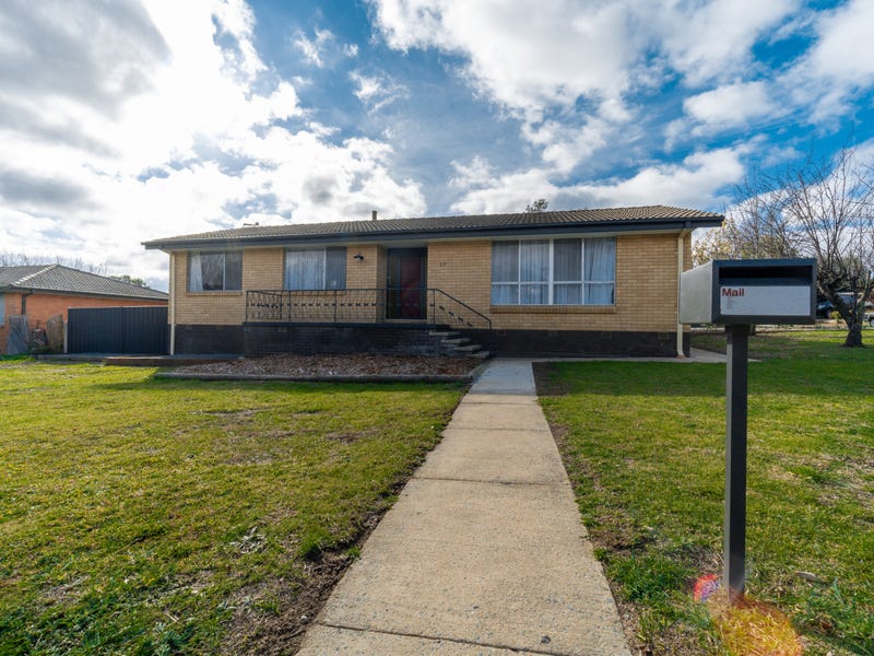 23 Eaves Street, Holt, ACT 2615 Property Details