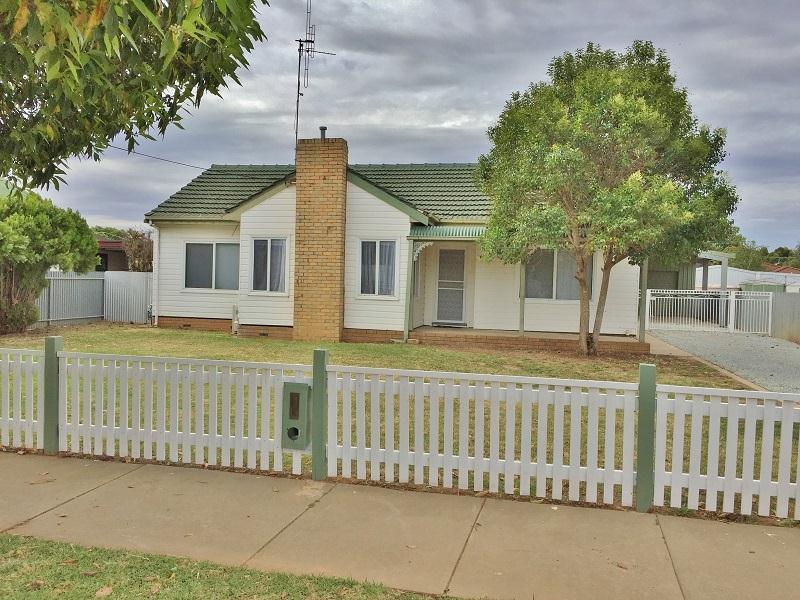 49 Edis Street, Kyabram, Vic 3620 Property Details
