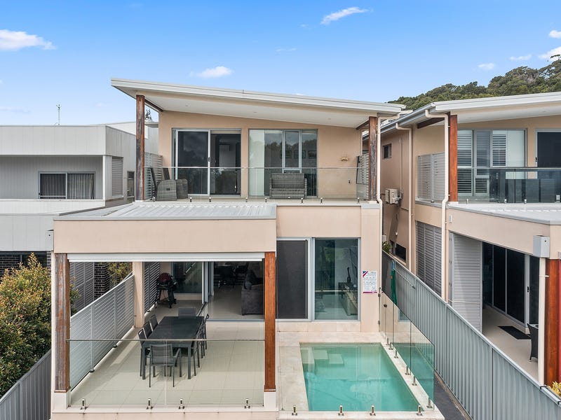 10 Glades Parkway, Shell Cove, NSW 2529