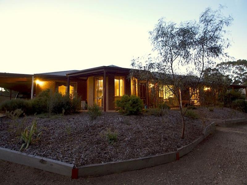 87 Diamond Gully Road, Castlemaine, Vic 3450 Property Details