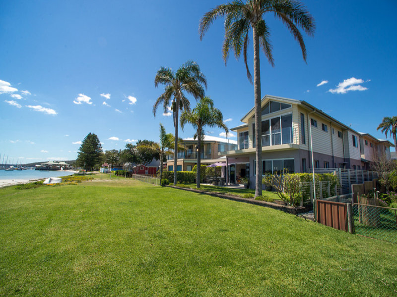 2/30 Sunset Boulevard, Soldiers Point, NSW 2317