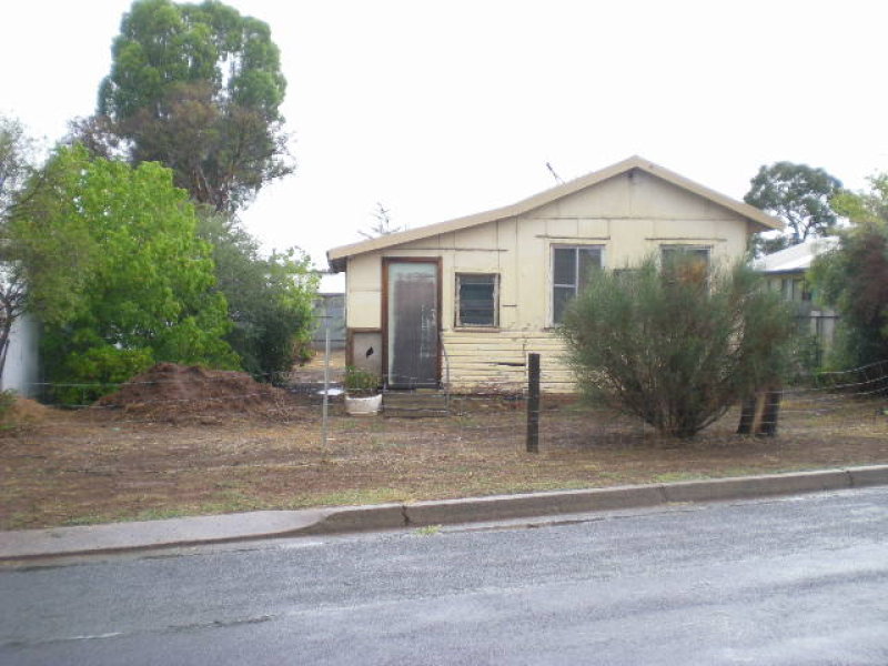 17 Kingsford Avenue, Parkes, NSW 2870 Property Details