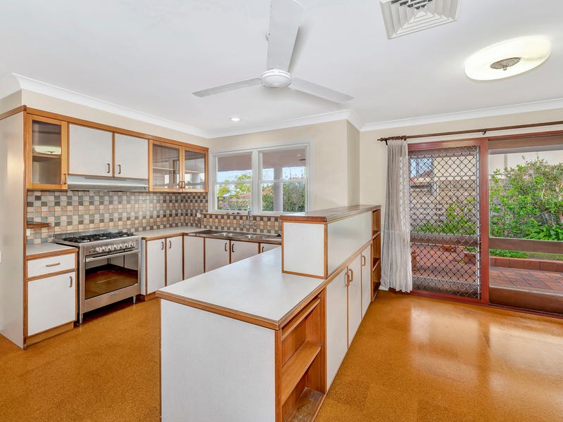 17 Sefton Road, Clayfield, Qld 4011 Property Details