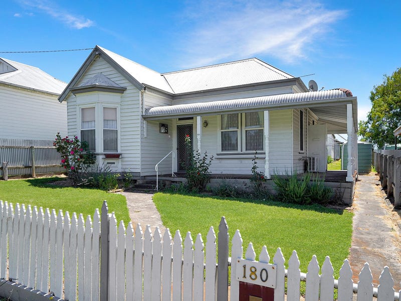 180 Henty Street, Casterton, Vic 3311 Property Details