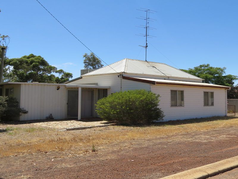 8 Dick Street, Northam, WA 6401