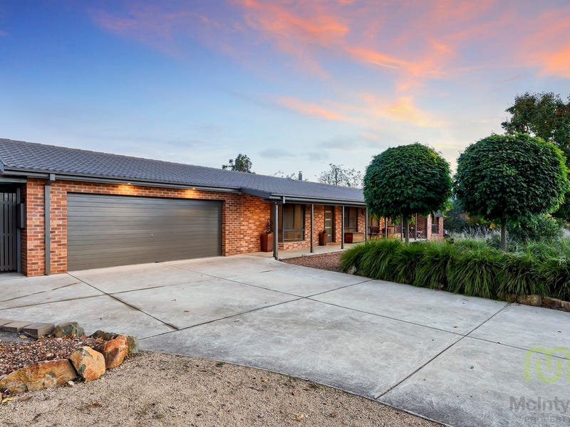 61 Henry Melville Cres, Gilmore, ACT 2905