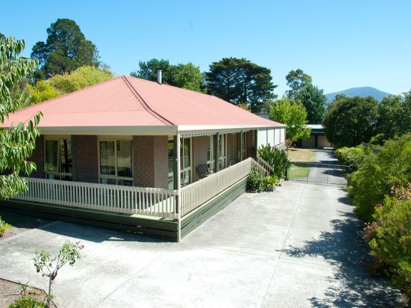 74 Braeside Drive, Launching Place, Vic 3139