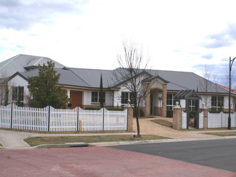 2 Kingsbury Circuit, Bowral, NSW 2576 Property Details