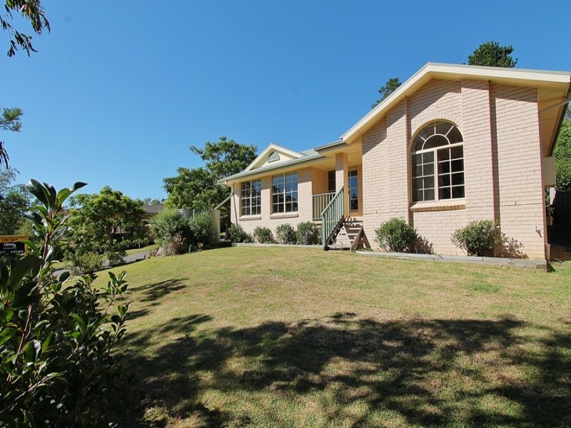 19 Kingfisher Cres, Bullaburra, NSW 2784