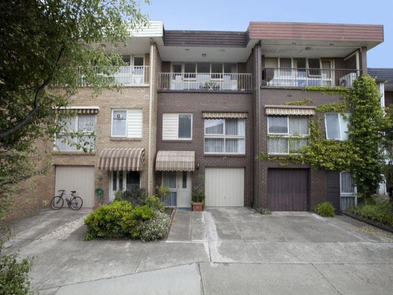 27/8 The Strand, Williamstown, Vic 3016 Property Details