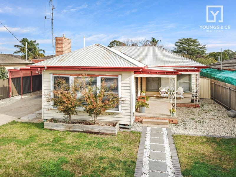12 Roberts St, Shepparton, Vic 3630 House for Sale
