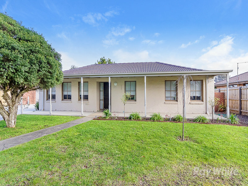 1/13 Lorraine Court, Pakenham, Vic 3810 - Property Details