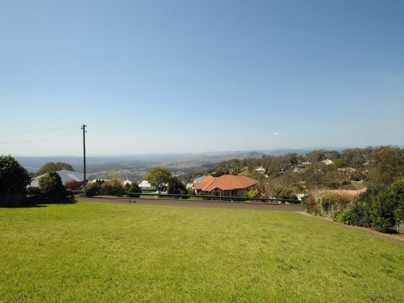 13 Robertson Cres, Prince Henry Heights, QLD 4350