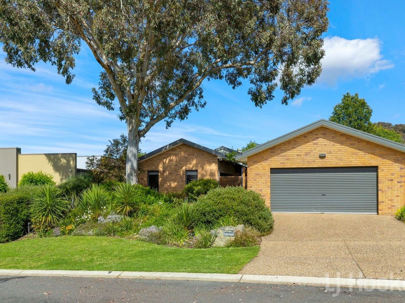 11 Allambee Street, Jerrabomberra, NSW 2619 Property Details
