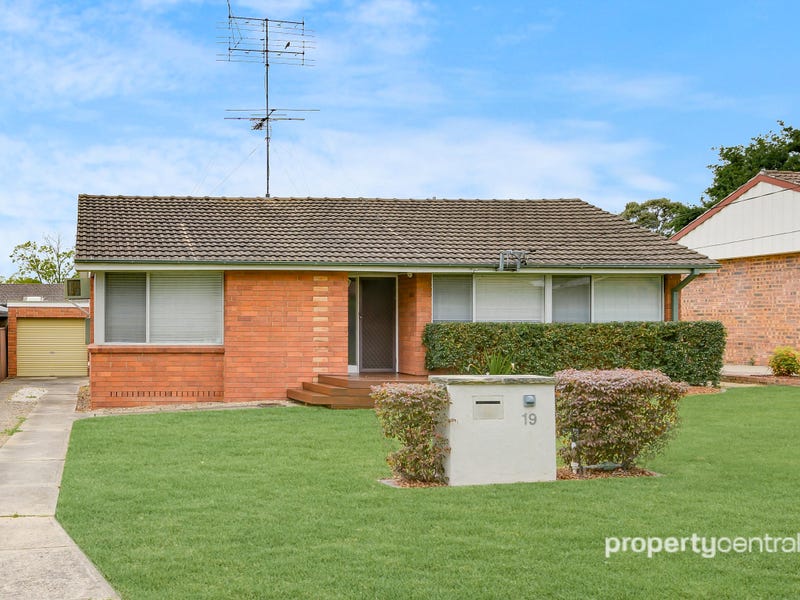 19 Hillview Avenue, South Penrith, NSW 2750 House for Sale