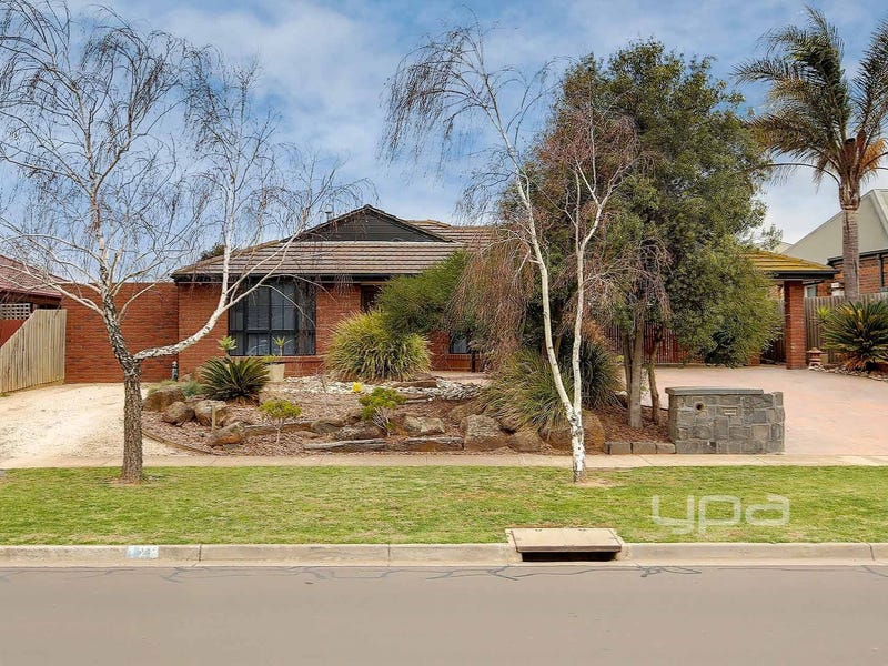 128 Westleigh Drive, Werribee, Vic 3030 Property Details