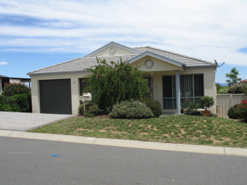 44 Thomas Royal Gardens, Queanbeyan, NSW 2620 Property Details