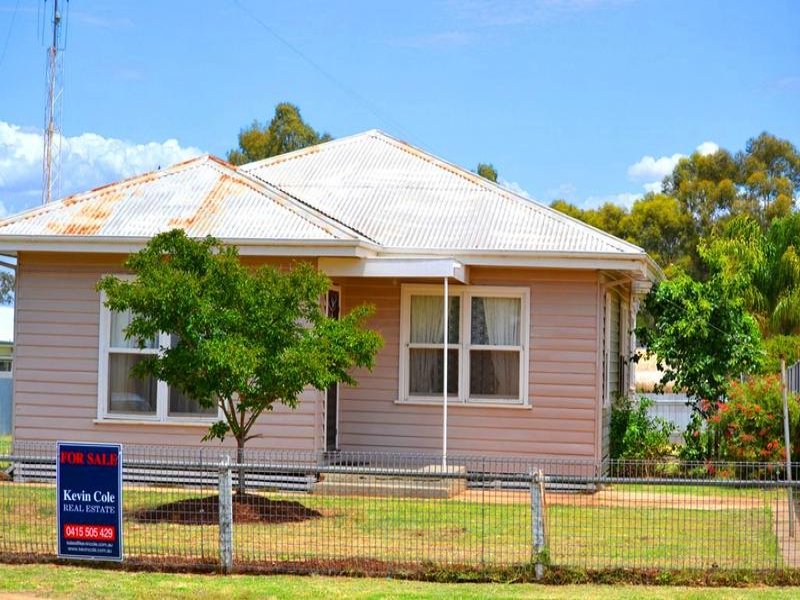 490 Poictiers Street, Deniliquin, NSW 2710