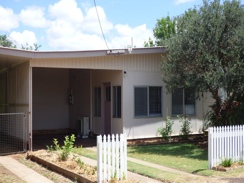 4 Atkins Street, Chinchilla, QLD 4413