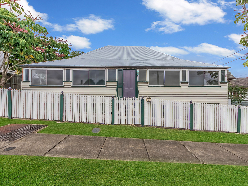 4 Street, West Ipswich, QLD 4305