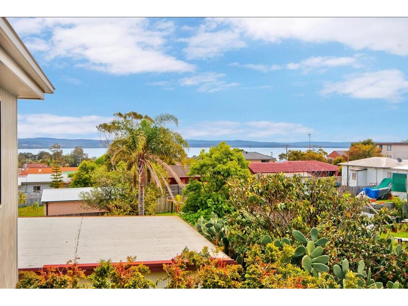 2/1 Watkins Street, Long Jetty, NSW 2261 2/1 Watkins Street, Long Jetty, NSW 2261