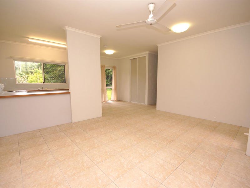 2/10 Nesbit Street, Whitfield, QLD 4870