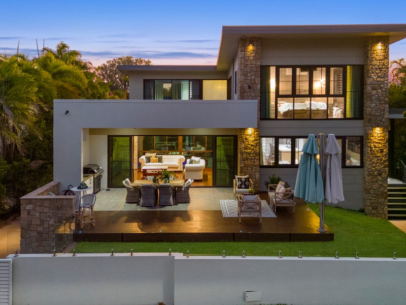 30 Palm Street, Rowes Bay, QLD 4810