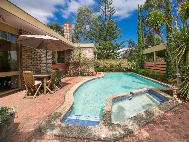 121 Rutland Avenue, Mount Eliza, VIC 3930