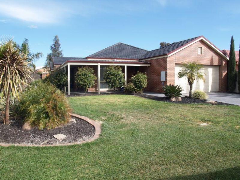 25 Maple Cres, Numurkah, VIC 3636