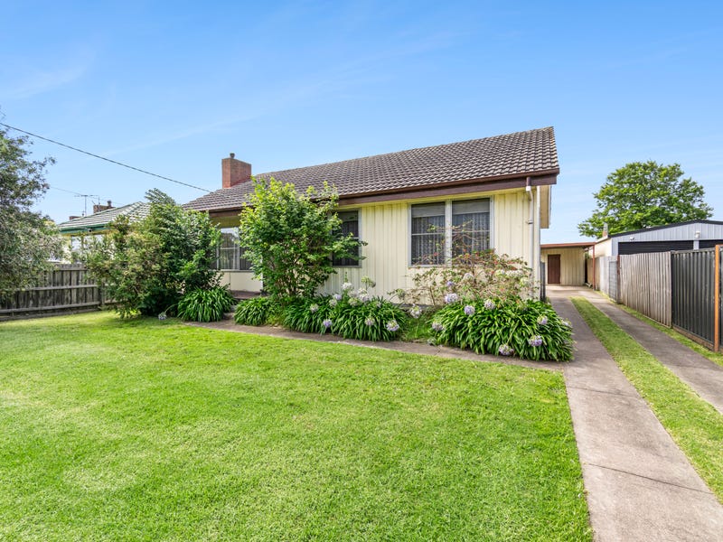 31 Overend Crescent, Sale, Vic 3850 - House for Sale - realestate.com.au