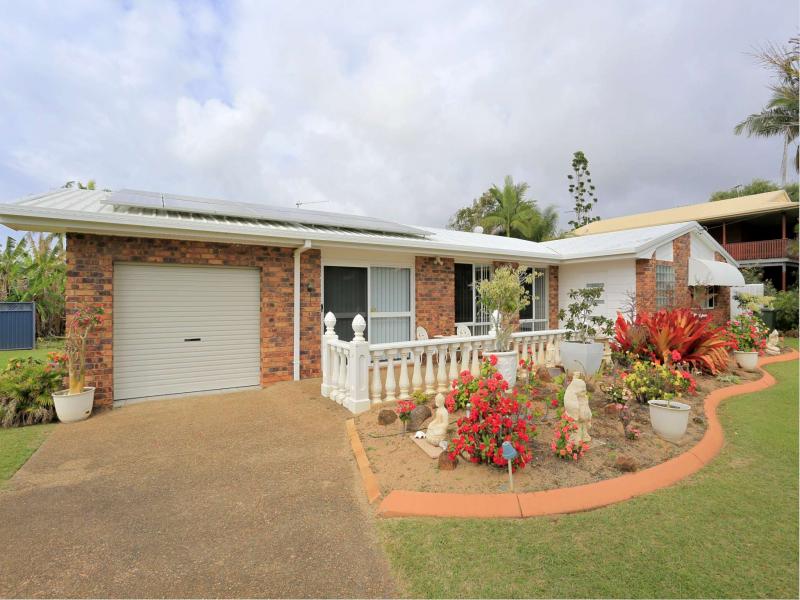 9 Corolla Street, Elliott Heads, QLD 4670