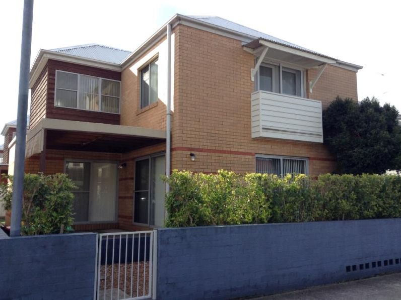 1/8 Robert Street, Merewether, NSW 2291