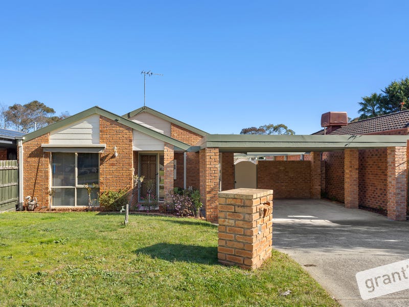 16 Adelaide Close, Berwick, Vic 3806 - Property Details