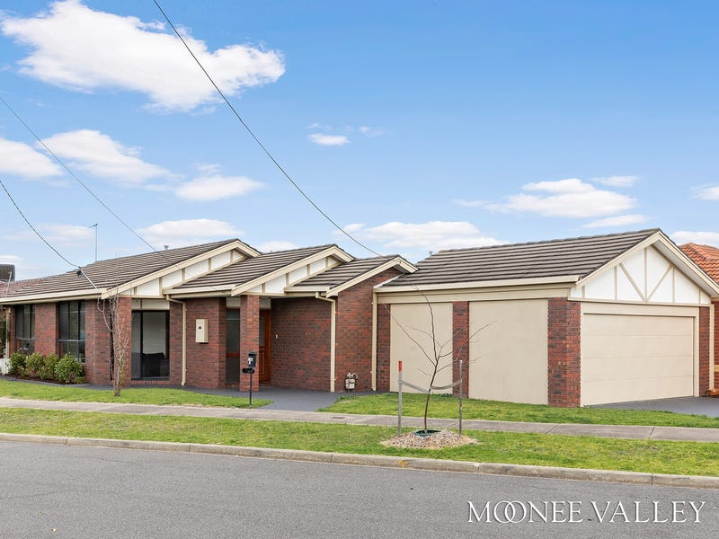 16B Chaumont Drive, Avondale Heights, VIC 3034