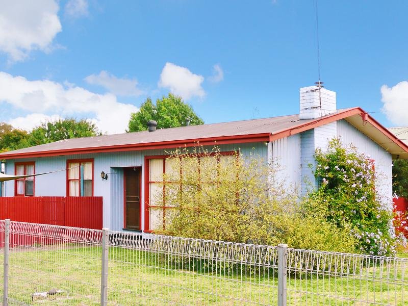 51 Hart Street, Colac, Vic 3250 Property Details