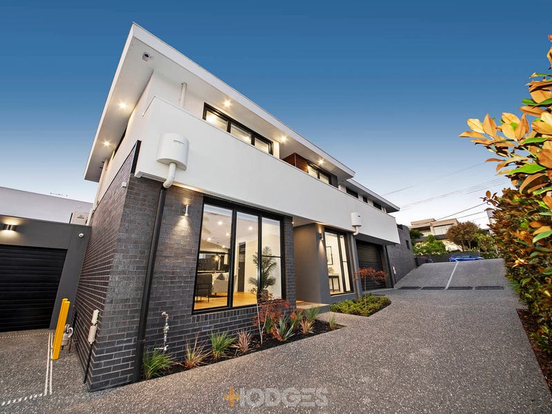 2/16 The Corso, Parkdale, Vic 3195 Property Details