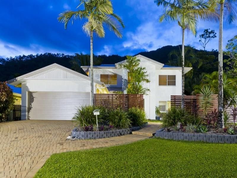 27 Strathmore Court, Mooroobool, QLD 4870