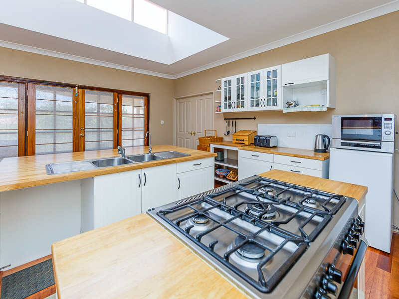 31 Chestnut Road, Jarrahdale, WA 6124