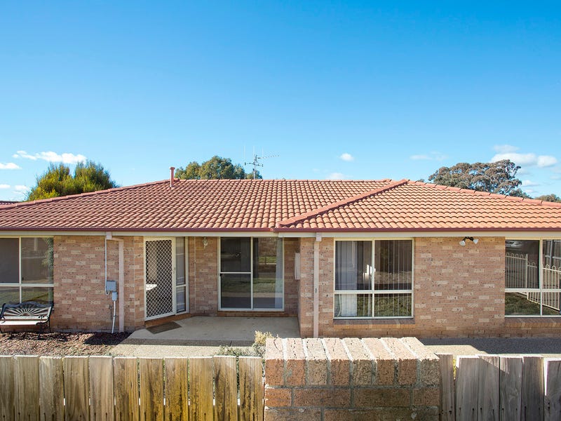 61-gurrang-avenue-ngunnawal-act-2913-realestate-au