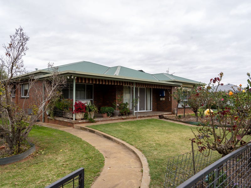 137 Dawe St, Corowa, NSW 2646 House for Sale