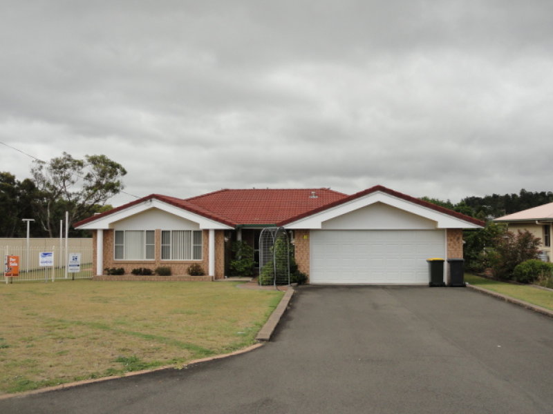 8 Leslie Parade, Stanthorpe, Qld 4380 Property Details