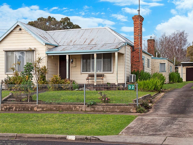 32 Clarke Street, Hamilton, Vic 3300