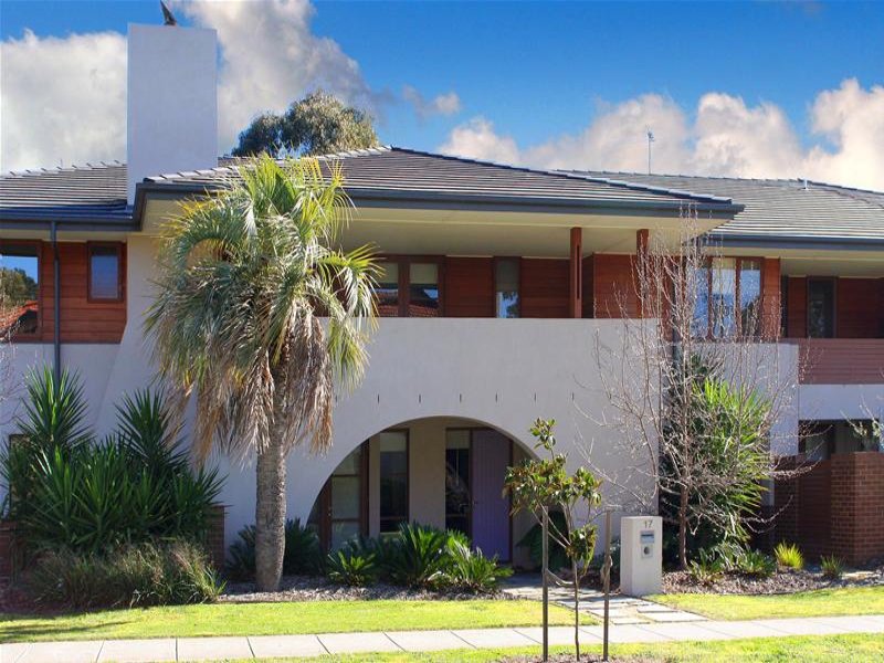 17 Springthorpe Boulevard, Macleod, Vic 3085 Property Details