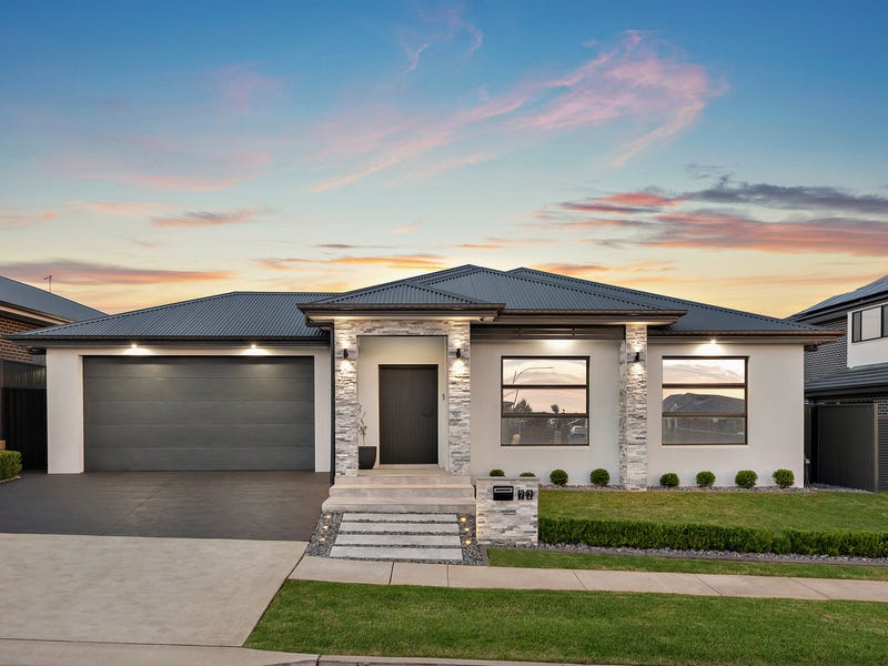 72 Emerald Hills Boulevard, Leppington, NSW 2179 Property Details