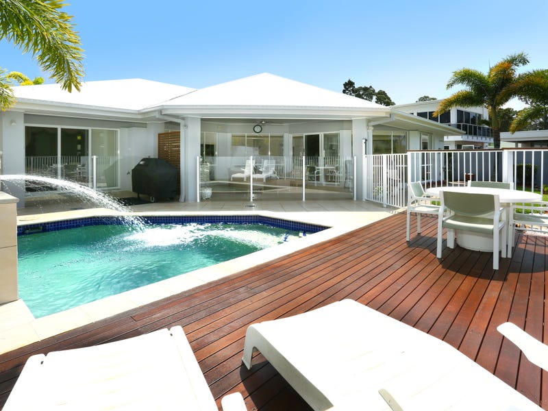 3002 Royal Pines Resort, Benowa, Qld 4217 Property Details