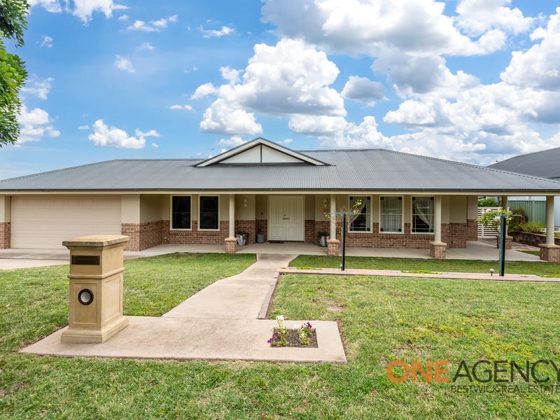 30 Emerald Drive Kelso Nsw 2795 House For Sale Realestate Com Au