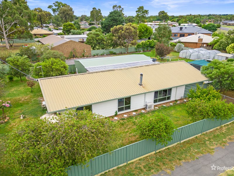 17 Victoria Street, Carisbrook, Vic 3464 Property Details