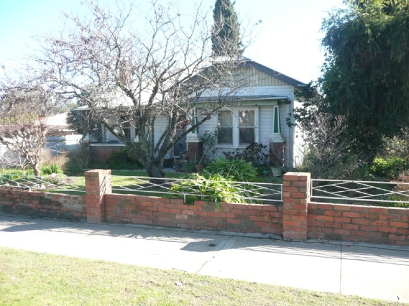 4 Prince Street, Myrtleford, Vic 3737 Property Details