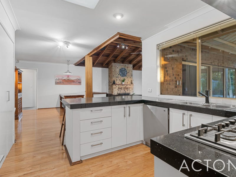 21 Forest Crescent, Thornlie, WA 6108 Property Details